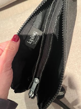 Bolso mano/monedero Kipling negro jaspeado
