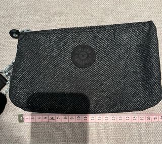 Bolso mano/monedero Kipling negro jaspeado
