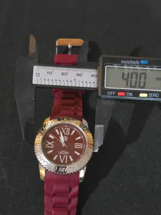 Reloj Calgary Dorado y Rojo