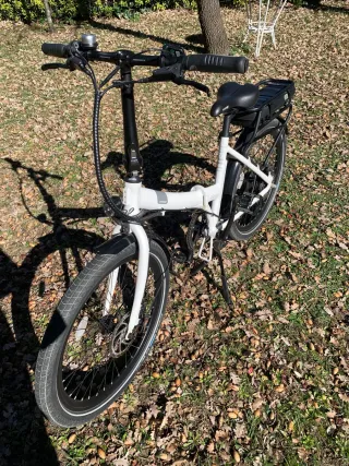 Bicicleta Eléctrica Plegable Blanca