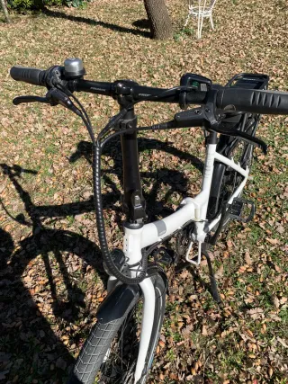 Bicicleta Eléctrica Plegable Blanca