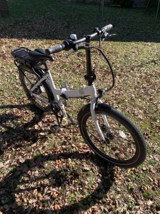Bicicleta Eléctrica Plegable Blanca
