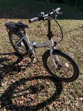 Bicicleta Eléctrica Plegable Blanca