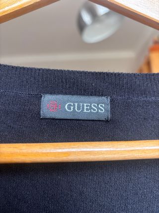Maglia Guess nera logo gommato