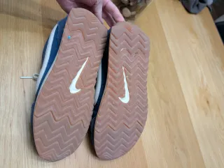 Nike Talla 42.5 Azul/Blanco