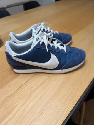 Nike Talla 42.5 Azul/Blanco