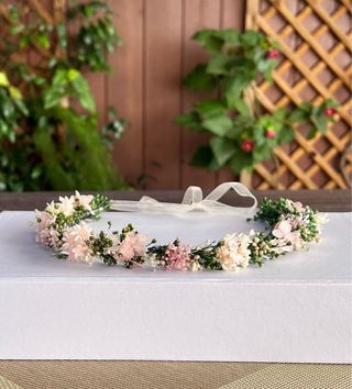 Corona de flores preservadas