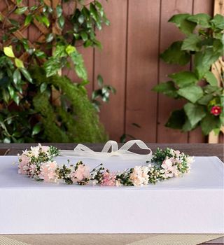 Corona de flores preservadas