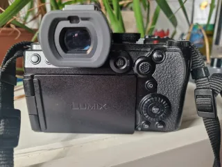 Panasonic Lumix S5IIX + Lente 20-60mm