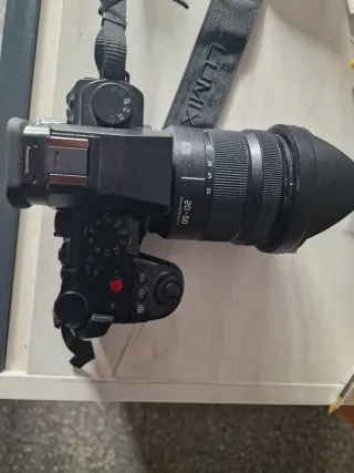 Panasonic Lumix S5IIX + Lente 20-60mm