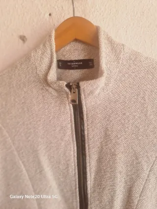 Chaqueta gris entretiempo cremallera