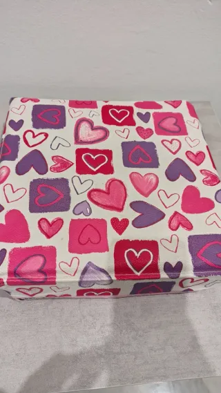 Puff infantil con corazones