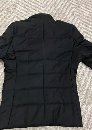 Chaqueta americana negra con forro estampado