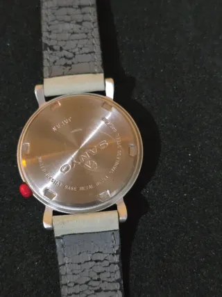 Relojes de pulsera blancos y beige