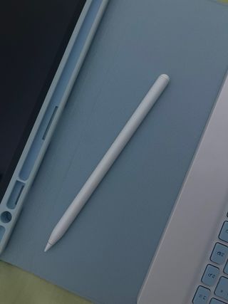 iPad 10.2 7ª Gen Gris Espacial + Teclado + Pen