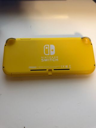 Nintendo Switch Lite Amarillo