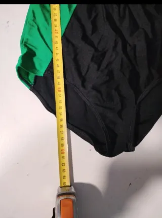 Bodie deportivo niña verde y negro