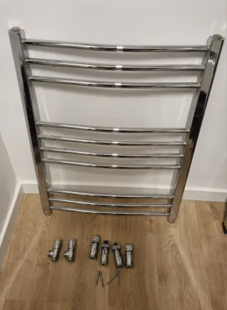 Radiador Toallero Cromado marca hudson reed