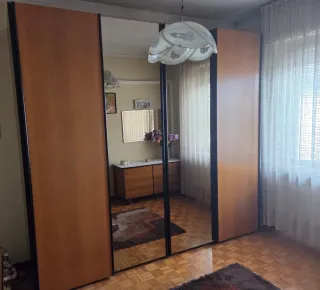 Armadio 4 ante con specchio e comò