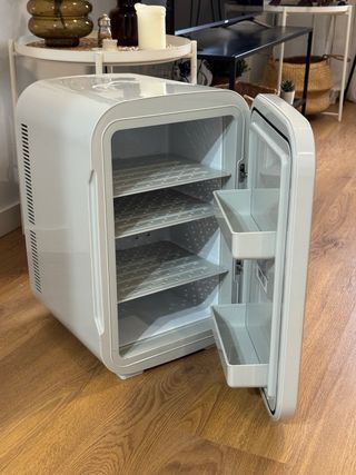 Mini nevera Cecotec nueva a estrenar