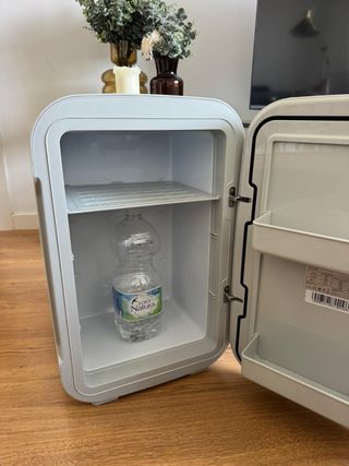 Mini nevera Cecotec nueva a estrenar