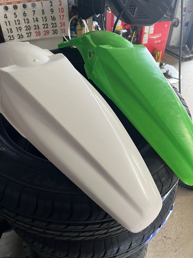 Aleta Kawasaki KXF Blanca y Verde