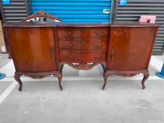 Precioso Aparador Luis XV bombé con espejo