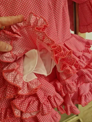 Traje de Flamenca rosa con volantes