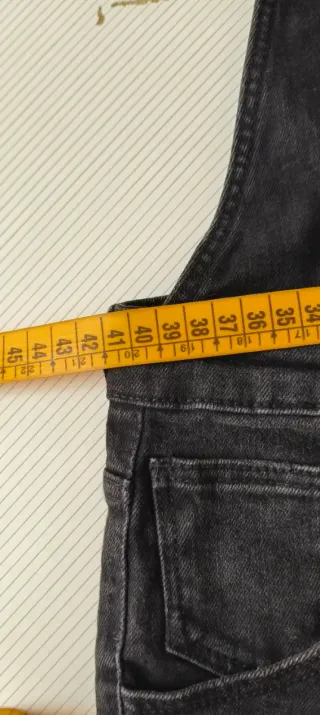 Mono vaquero negro con detalles