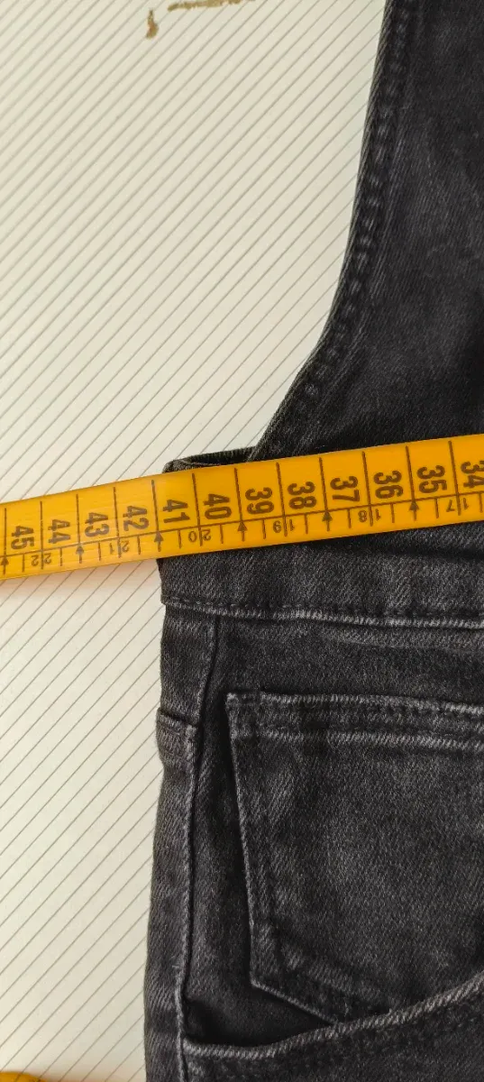 Mono vaquero negro con detalles