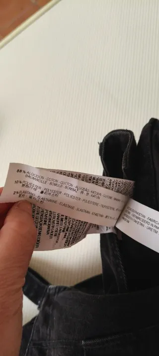 Mono vaquero negro con detalles