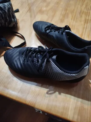 Zapatillas Fútbol 11 Negras nuevas