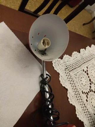 Lampada da tavolo vintage rossa