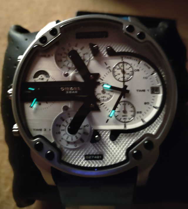 Reloj Diesel Mr. Daddy nuevo, gris plata