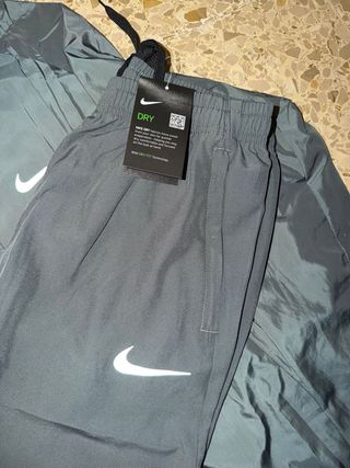 Conjunto Deportivo Nike Gris