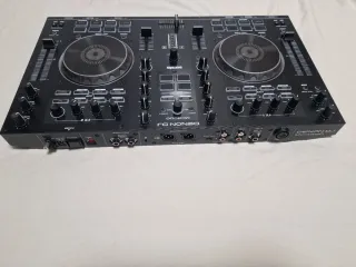 Controlador DJ Denon modelo 4000 DJ Negro