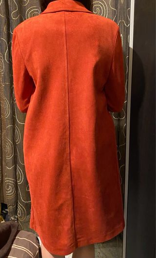 Abrigo Zara efecto ante rojo