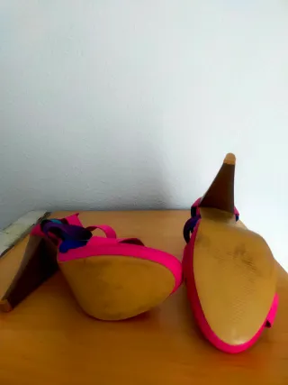 Sandalias tiras fucsia tacón Farasion número 39