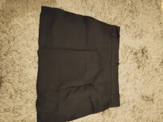 Falda corta Zara negra