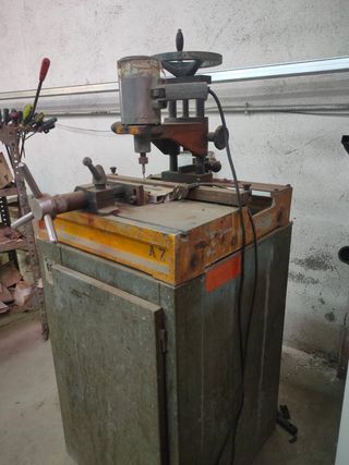 Fresadora de aluminio