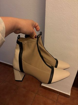 Botines beige y negros mujer