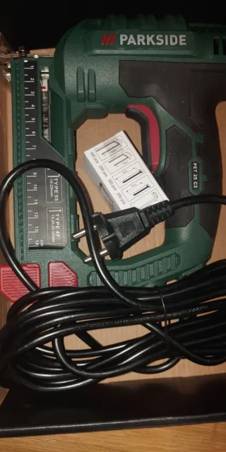 Pistola grapadora eléctrica Parkside PET 25 C3