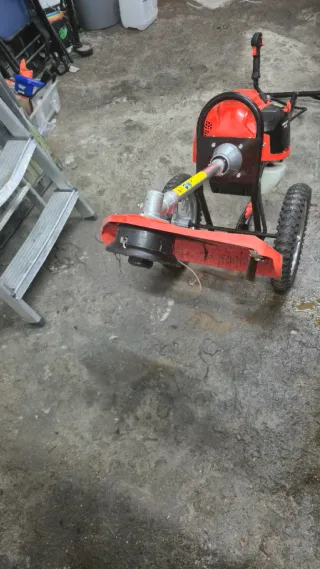 Desbrozadora Anova con ruedas