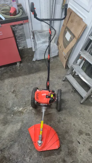 Desbrozadora Anova con ruedas