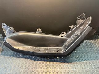 Suelo reposapies Derecho Yamaha NMAX