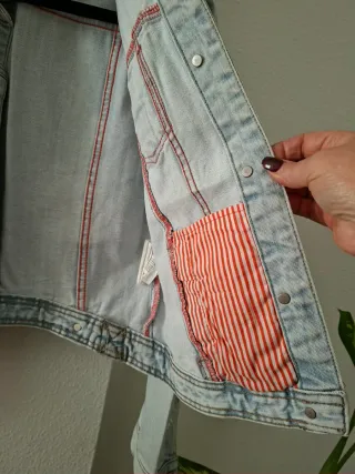 Cazadora Vaquera Zara Talla M Entallada espalda.