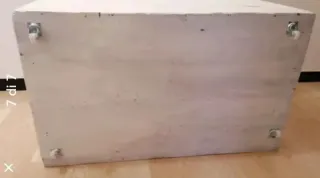 Baule in legno bianco con decorazioni oro