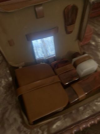 Dos neceseres de viaje antiguos