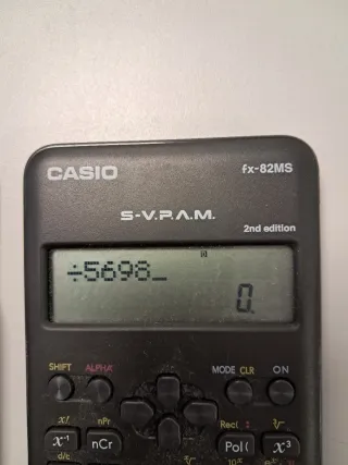 Calculadora Científica Casio fx-82MS