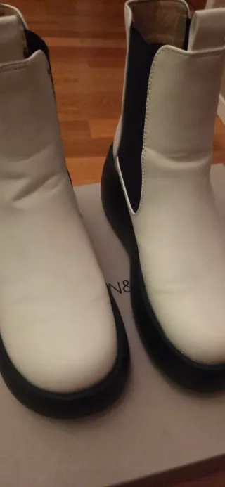 Botines Blancas y Negras nuevas
